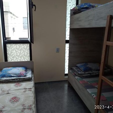 Tastaq Hostel Алмати Екстер'єр фото