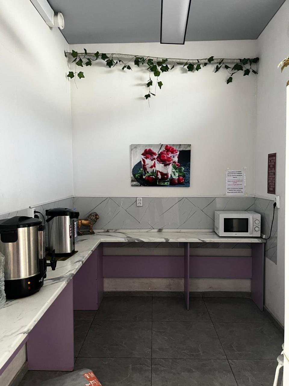 Tastaq Hostel Алмати Екстер'єр фото